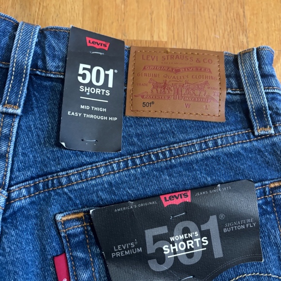 Levis Premium 501 Jean Shorts Mid Thigh - Picture 5 of 9